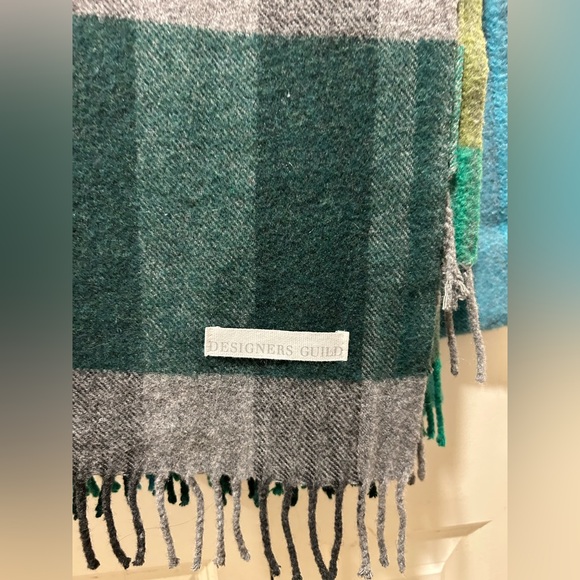 Designers Guild Bampton Emerald Woven Throw Wool blend , 190cmx130cm - Picture 7 of 9